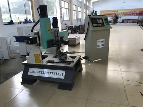 立式數(shù)控木工車床主要加工大型圓盤類產(chǎn)品夠穩(wěn)定萬方木工機械